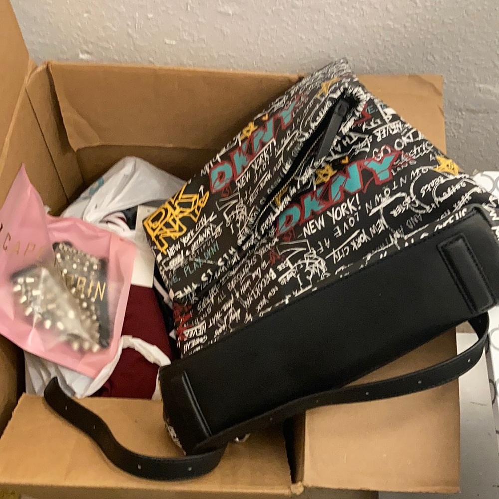 Big Box of Name Brand clothes and purses 👜 👛